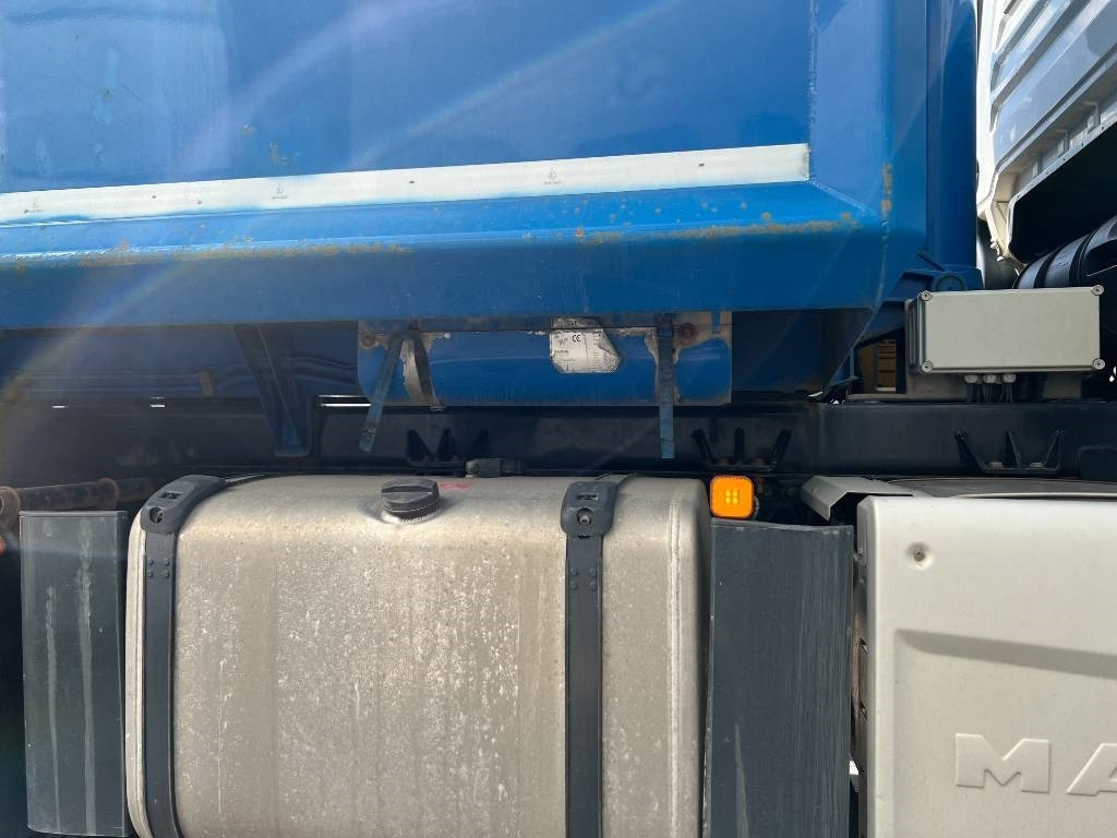 MAN TGX 35.480 8X4-4 BL - Camión volquete: foto 3 MAN TGX 35.480 8X4-4 BL - Camión volquete: foto 3