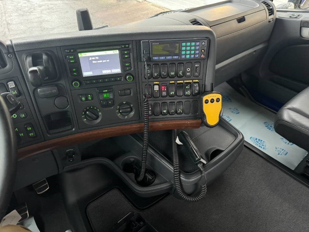 Camión volquete Scania R520LB8X4*4HNB: foto 12