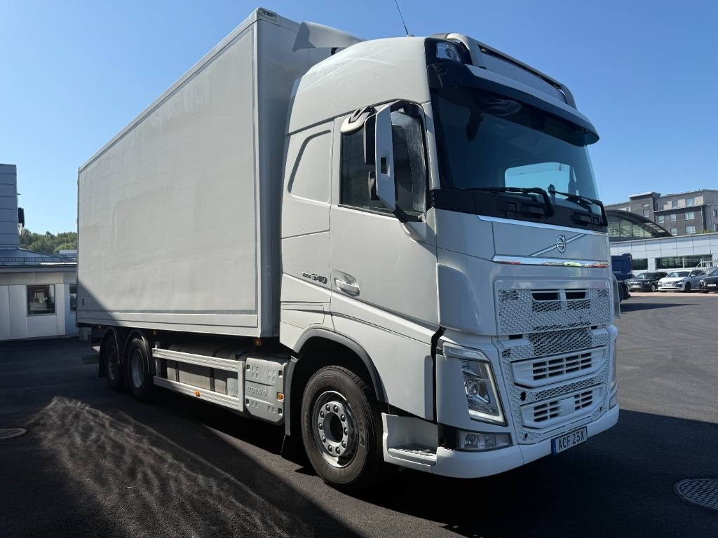 Volvo FH 540 6x2  - Camión caja cerrada: foto 1 Volvo FH 540 6x2  - Camión caja cerrada: foto 1