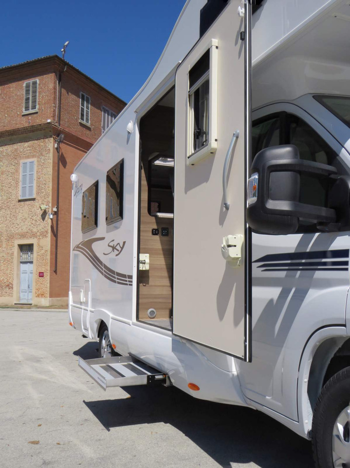 Fiat Ducato RETRACTABLE PLATFORM (300KG CAPACITY) - Autocaravana: foto 2 Fiat Ducato RETRACTABLE PLATFORM (300KG CAPACITY) - Autocaravana: foto 2