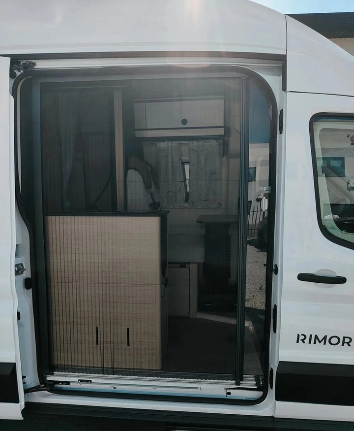 FORD Rimor NEW Ford Van 238 Truma Diesel Roller Shutters Remis AUTOMAT - Cámper: foto 5 FORD Rimor NEW Ford Van 238 Truma Diesel Roller Shutters Remis AUTOMAT - Cámper: foto 5