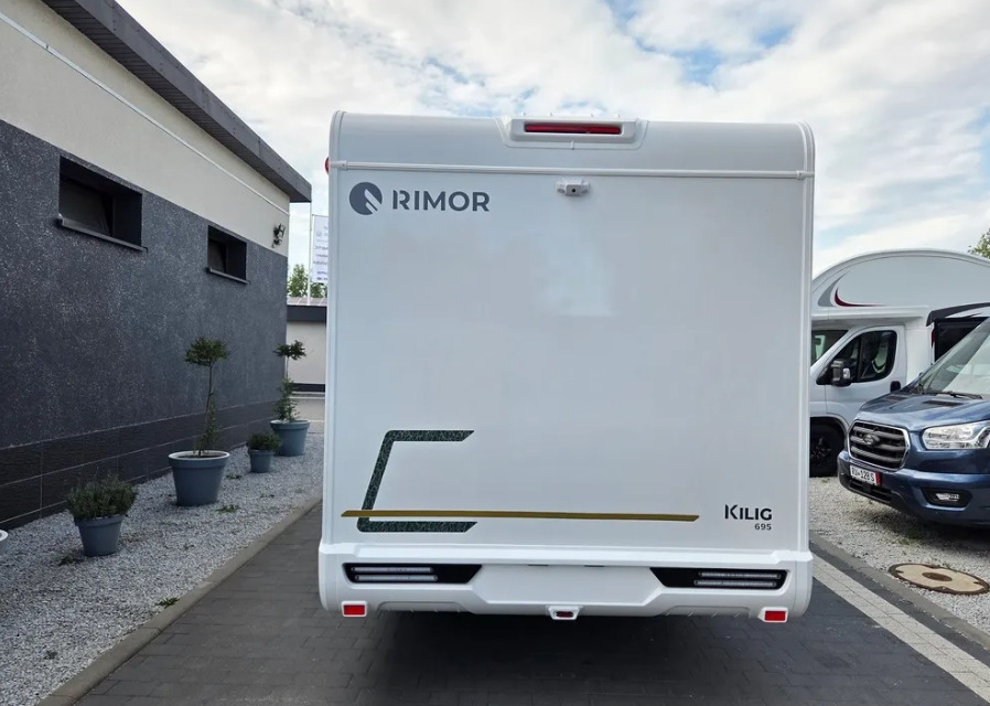 RIMOR Rimor KILIG 695 NEW Retrofitted 5-Passenger Winterized Camera Navigation - Cámper: foto 4 RIMOR Rimor KILIG 695 NEW Retrofitted 5-Passenger Winterized Camera Navigation - Cámper: foto 4