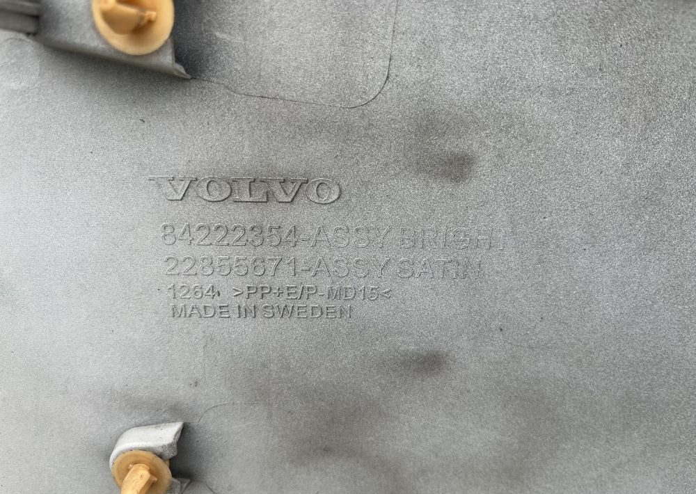 Blenda na maskę Volvo FH5 euro 6 FH 5 - Capota para Camión: foto 3 Blenda na maskę Volvo FH5 euro 6 FH 5 - Capota para Camión: foto 3