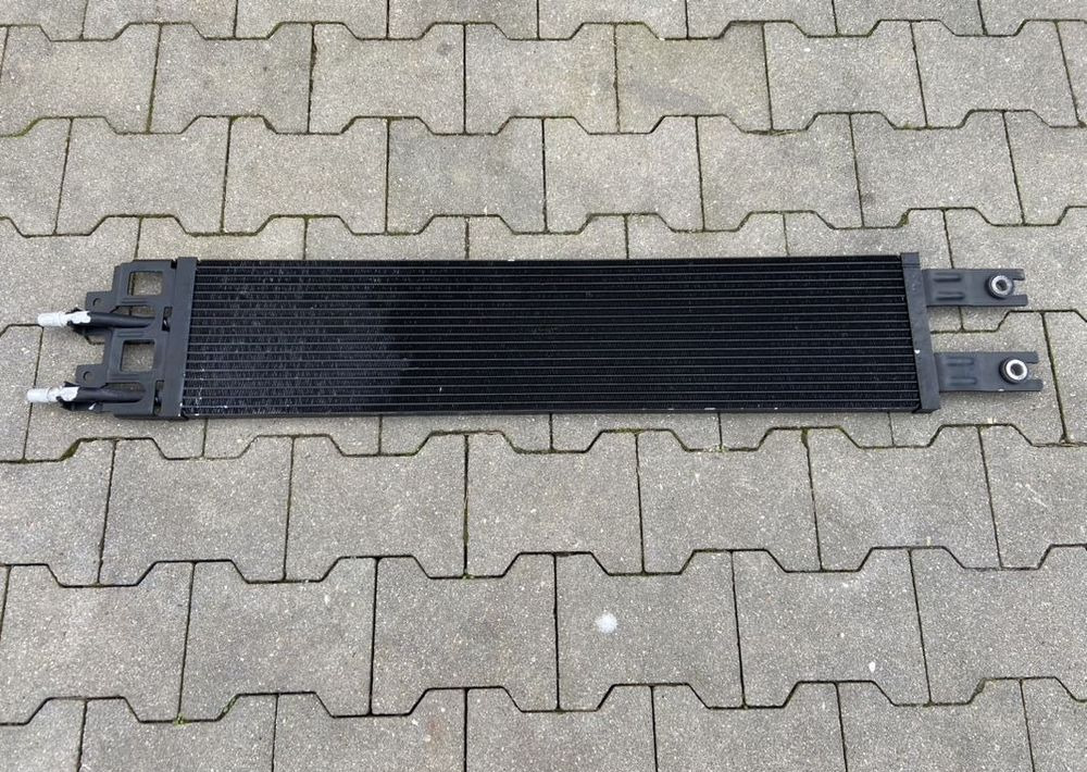 Chłodnica oleju Scania R S V8 2635996 - Enfriador de aceite para Camión: foto 2 Chłodnica oleju Scania R S V8 2635996 - Enfriador de aceite para Camión: foto 2