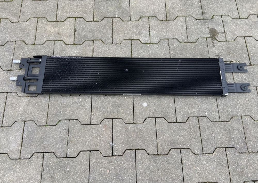 Chłodnica oleju Scania R S V8 2635996 - Enfriador de aceite para Camión: foto 1 Chłodnica oleju Scania R S V8 2635996 - Enfriador de aceite para Camión: foto 1