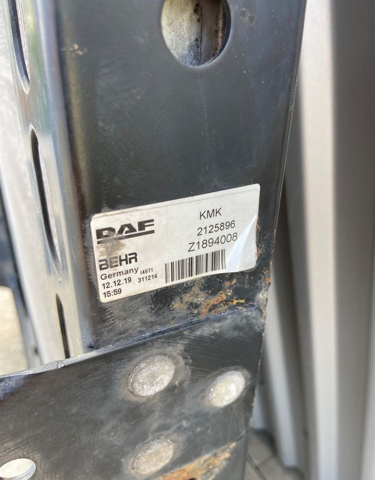 Chłodnica wody DAF XF 106 euro 6 chłodnica cieczy 2019 - Radiador para Camión: foto 3 Chłodnica wody DAF XF 106 euro 6 chłodnica cieczy 2019 - Radiador para Camión: foto 3