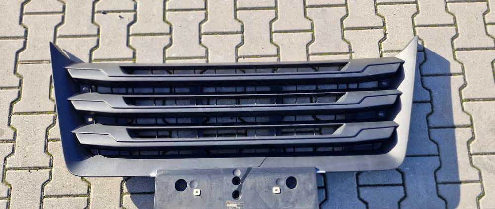 MAN TG3 TGX GRILL ATRAPA DOLNA 81.41614-6085 - Carrocería y exterior: foto 1 MAN TG3 TGX GRILL ATRAPA DOLNA 81.41614-6085 - Carrocería y exterior: foto 1