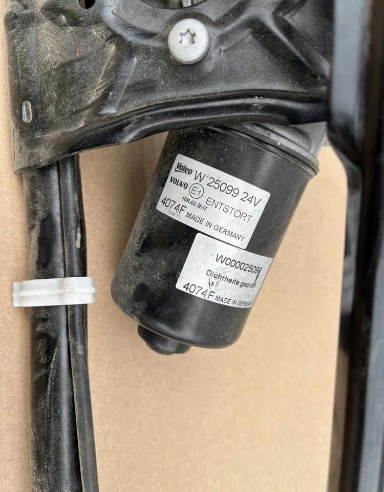 Mechanizm wycieraczek Volvo FH4 FH 5 kompletny cięgno prowadnica - Limpiaparabrisas para Camión: foto 2 Mechanizm wycieraczek Volvo FH4 FH 5 kompletny cięgno prowadnica - Limpiaparabrisas para Camión: foto 2