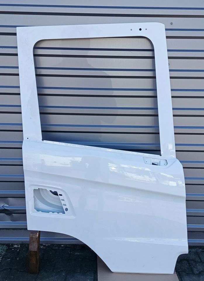 SCANIA P NGT DRZWI PRAWE - Puerta y piezas para Camión: foto 1 SCANIA P NGT DRZWI PRAWE - Puerta y piezas para Camión: foto 1
