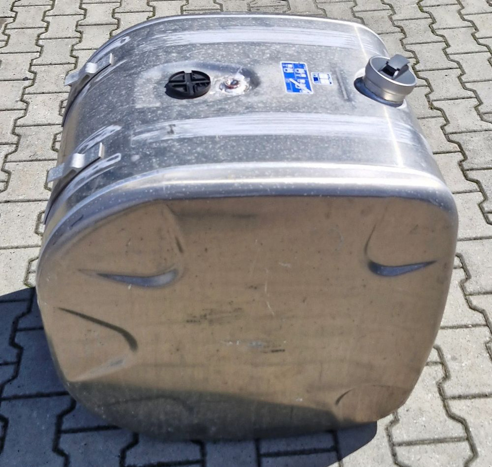 SCANIA R S ZBIORNIK PALIWA 200L NOWY - Procesamiento de combustible: foto 4 SCANIA R S ZBIORNIK PALIWA 200L NOWY - Procesamiento de combustible: foto 4