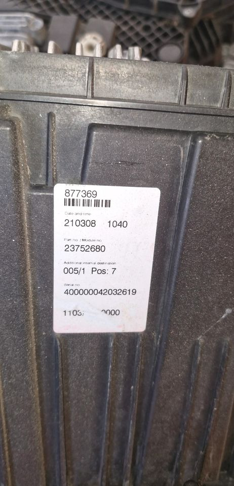 VOLVO FH5 LAMPA PRZEDNIA FULL LED 23752680 23752678 24056515 - Faro delantero para Camión: foto 4 VOLVO FH5 LAMPA PRZEDNIA FULL LED 23752680 23752678 24056515 - Faro delantero para Camión: foto 4