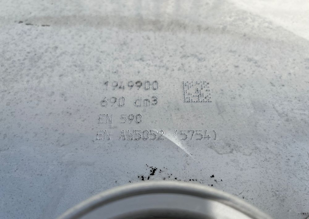 Zbiornik paliwa DAF XF CF 690 litrów bak - Depósito de combustible para Camión: foto 5 Zbiornik paliwa DAF XF CF 690 litrów bak - Depósito de combustible para Camión: foto 5