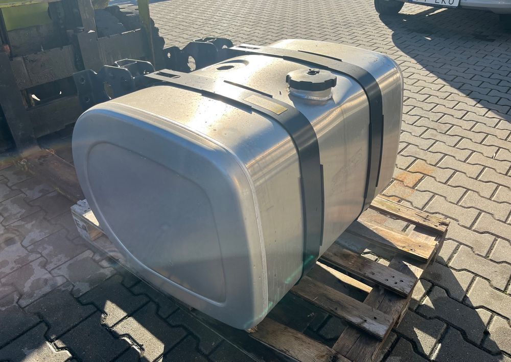 Zbiornik paliwa Volvo FH FM Renault 255 L low deck megi bak - Procesamiento de combustible para Camión: foto 5 Zbiornik paliwa Volvo FH FM Renault 255 L low deck megi bak - Procesamiento de combustible para Camión: foto 5