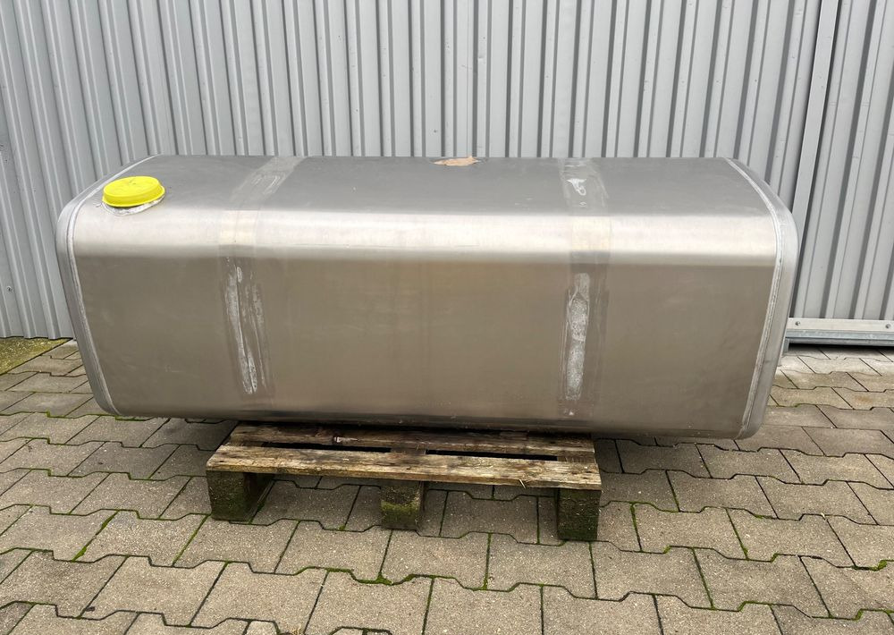 Zbiornik paliwa Volvo FH FM Renault 445 litrów bak low deck - Procesamiento de combustible para Camión: foto 1 Zbiornik paliwa Volvo FH FM Renault 445 litrów bak low deck - Procesamiento de combustible para Camión: foto 1
