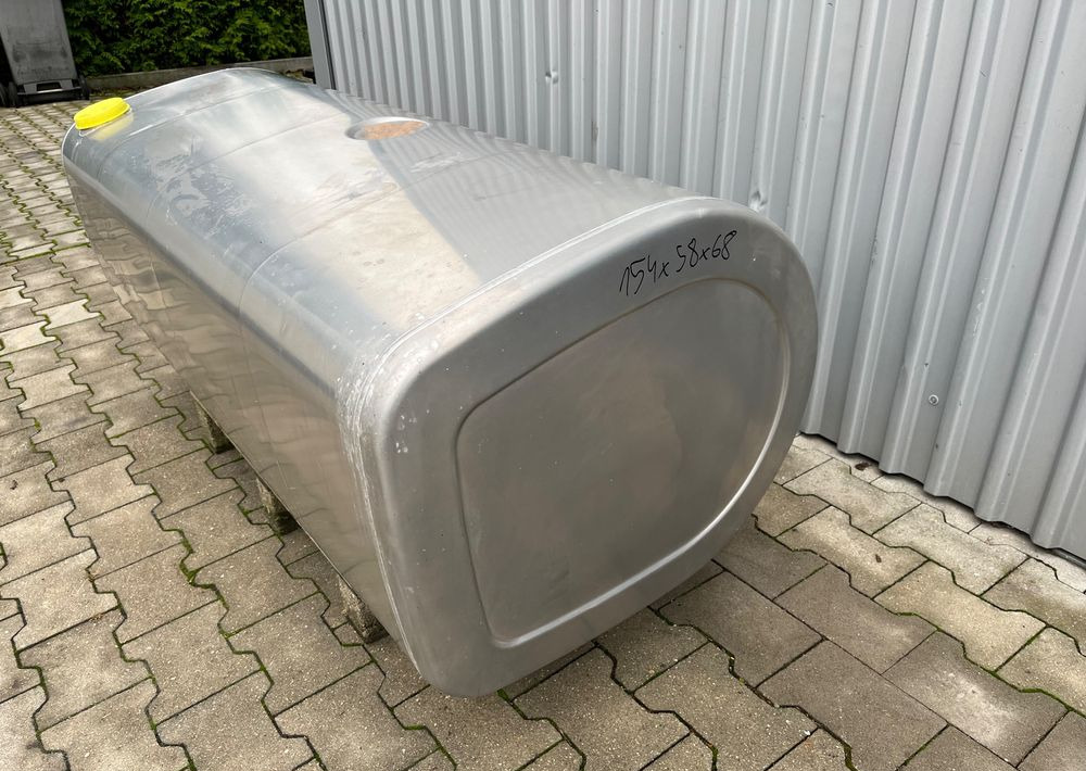 Zbiornik paliwa Volvo FH FM Renault 475 litrów bak low deck - Procesamiento de combustible para Camión: foto 2 Zbiornik paliwa Volvo FH FM Renault 475 litrów bak low deck - Procesamiento de combustible para Camión: foto 2