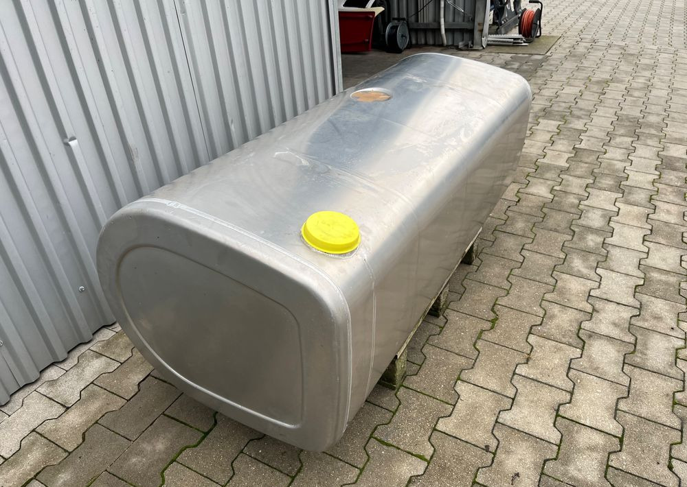 Zbiornik paliwa Volvo FH FM Renault 475 litrów bak low deck - Procesamiento de combustible para Camión: foto 3 Zbiornik paliwa Volvo FH FM Renault 475 litrów bak low deck - Procesamiento de combustible para Camión: foto 3