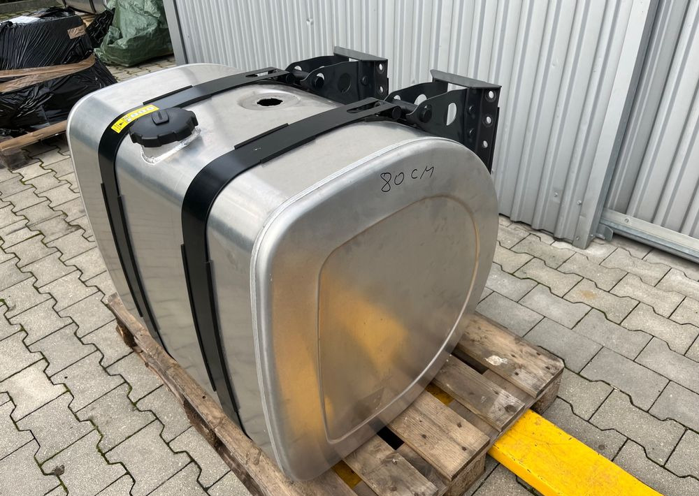 Zbiornik paliwa Volvo FH Renault 330 litrów bak jak nowy - Procesamiento de combustible para Camión: foto 2 Zbiornik paliwa Volvo FH Renault 330 litrów bak jak nowy - Procesamiento de combustible para Camión: foto 2