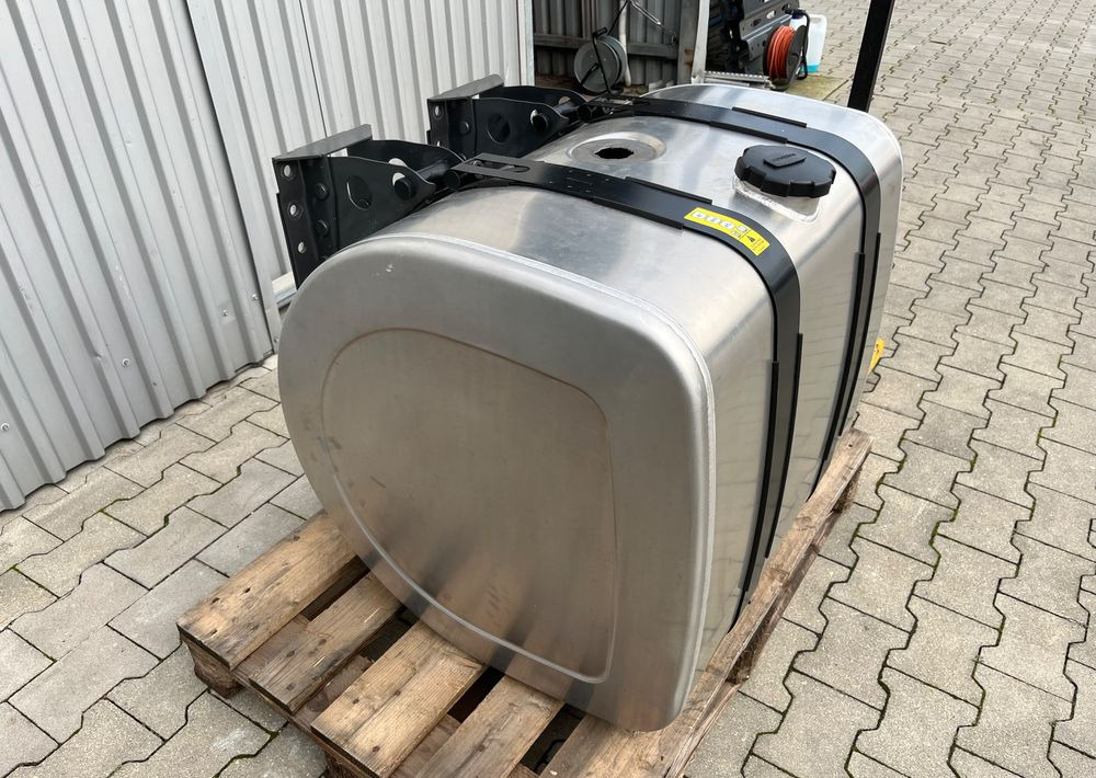 Zbiornik paliwa Volvo FH Renault 330 litrów bak jak nowy - Procesamiento de combustible para Camión: foto 3 Zbiornik paliwa Volvo FH Renault 330 litrów bak jak nowy - Procesamiento de combustible para Camión: foto 3