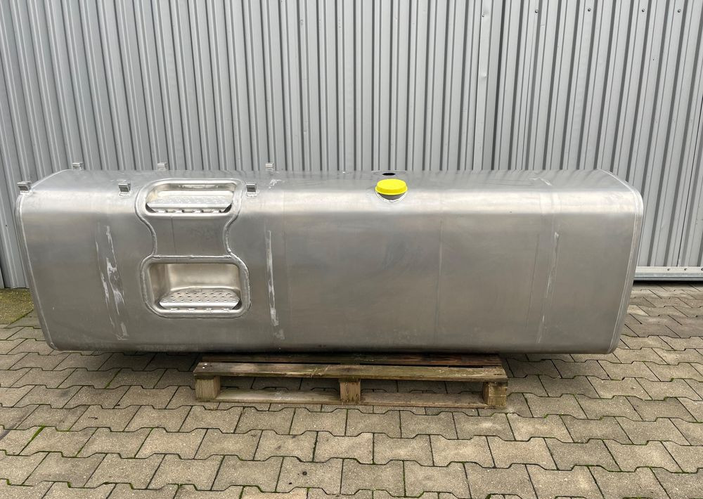 Zbiornik paliwa Volvo FH Renault 900 litrów bak jak nowy - Procesamiento de combustible para Camión: foto 1 Zbiornik paliwa Volvo FH Renault 900 litrów bak jak nowy - Procesamiento de combustible para Camión: foto 1