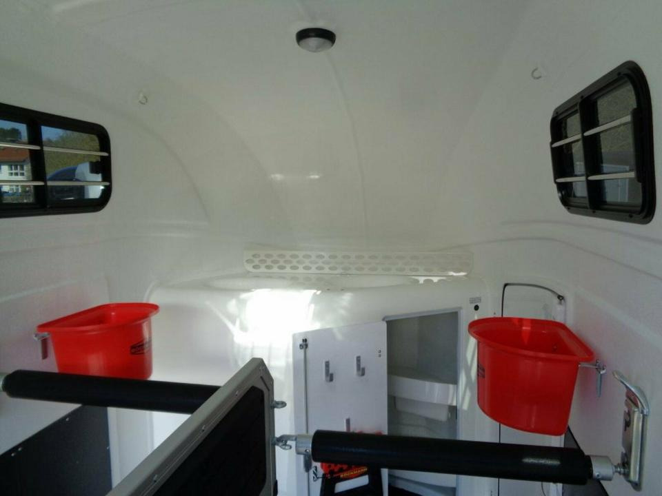 Remolque para caballos Böckmann Grand Master, WCF, 2,7 to. 100 km/h,Videoüberwachung,: foto 7 Remolque para caballos Böckmann Grand Master, WCF, 2,7 to. 100 km/h,Videoüberwachung,: foto 7