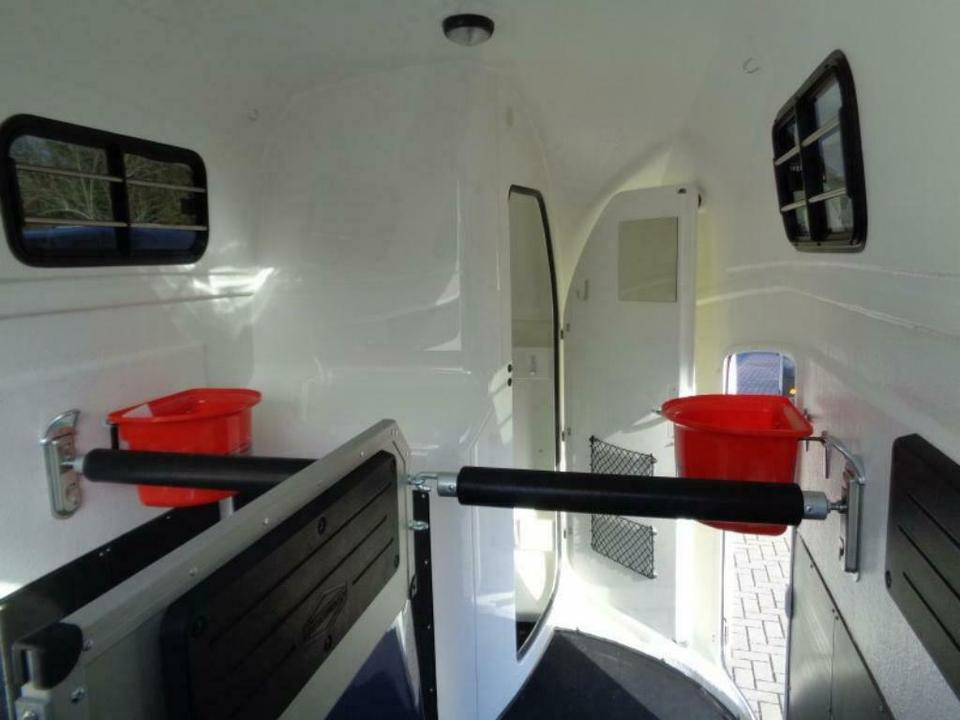 Remolque para caballos Böckmann, Pferdeanhänger, Grand Master SR, WCF, 100 km/h: foto 8 Remolque para caballos Böckmann, Pferdeanhänger, Grand Master SR, WCF, 100 km/h: foto 8