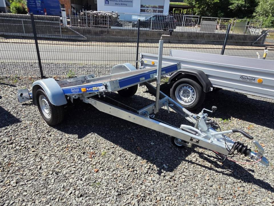 PKW-Anhänger 13 Stützrad Kippbar Motorrad Rasenmäher Quad 100km/h - Remolque para moto: foto 1 PKW-Anhänger 13 Stützrad Kippbar Motorrad Rasenmäher Quad 100km/h - Remolque para moto: foto 1