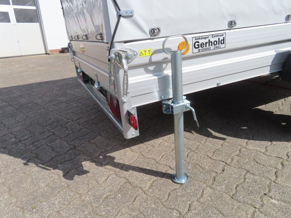 PKW Anhänger Böckman gr.TL AL 3015/15 Plane & Spriegel 100km/h - Remolque de coche: foto 4 PKW Anhänger Böckman gr.TL AL 3015/15 Plane & Spriegel 100km/h - Remolque de coche: foto 4