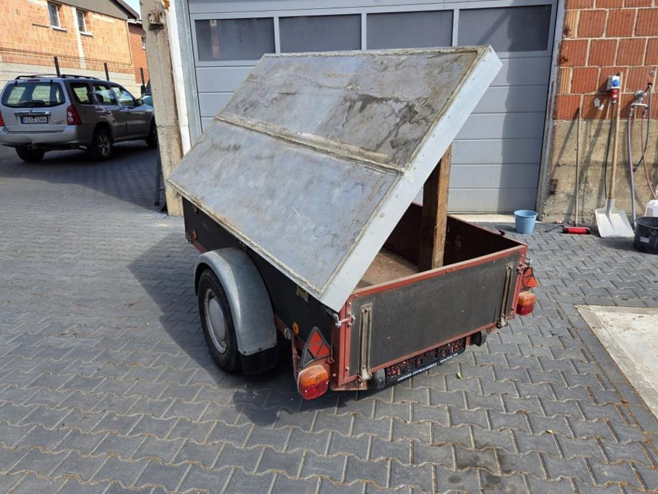PKW-Anhänger mit Deckel Stützrad TÜV Neu 600 kg - Remolque de coche: foto 5 PKW-Anhänger mit Deckel Stützrad TÜV Neu 600 kg - Remolque de coche: foto 5