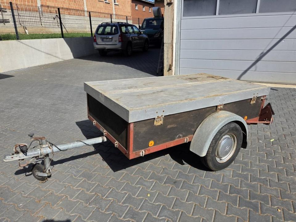 PKW-Anhänger mit Deckel Stützrad TÜV Neu 600 kg - Remolque de coche: foto 2 PKW-Anhänger mit Deckel Stützrad TÜV Neu 600 kg - Remolque de coche: foto 2