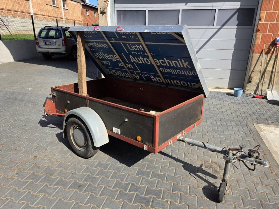 PKW-Anhänger mit Deckel Stützrad TÜV Neu 600 kg - Remolque de coche: foto 1 PKW-Anhänger mit Deckel Stützrad TÜV Neu 600 kg - Remolque de coche: foto 1