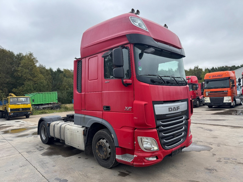DAF XF 460 Super Space Cab (MANUAL GEARBOX / BOITE MANUELLE) - Cabeza tractora: foto 3 DAF XF 460 Super Space Cab (MANUAL GEARBOX / BOITE MANUELLE) - Cabeza tractora: foto 3
