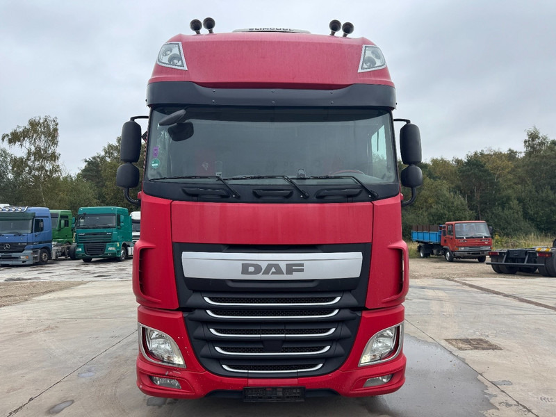 DAF XF 460 Super Space Cab (MANUAL GEARBOX / BOITE MANUELLE) - Cabeza tractora: foto 2 DAF XF 460 Super Space Cab (MANUAL GEARBOX / BOITE MANUELLE) - Cabeza tractora: foto 2