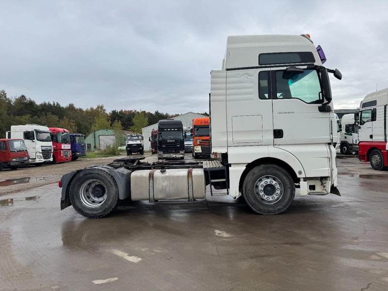 MAN TGX 18.440 (MANUAL GEARBOX / BOITE MANUELLE / PTO / HYDRAULIQUE POUR BENNE) - Cabeza tractora: foto 4 MAN TGX 18.440 (MANUAL GEARBOX / BOITE MANUELLE / PTO / HYDRAULIQUE POUR BENNE) - Cabeza tractora: foto 4