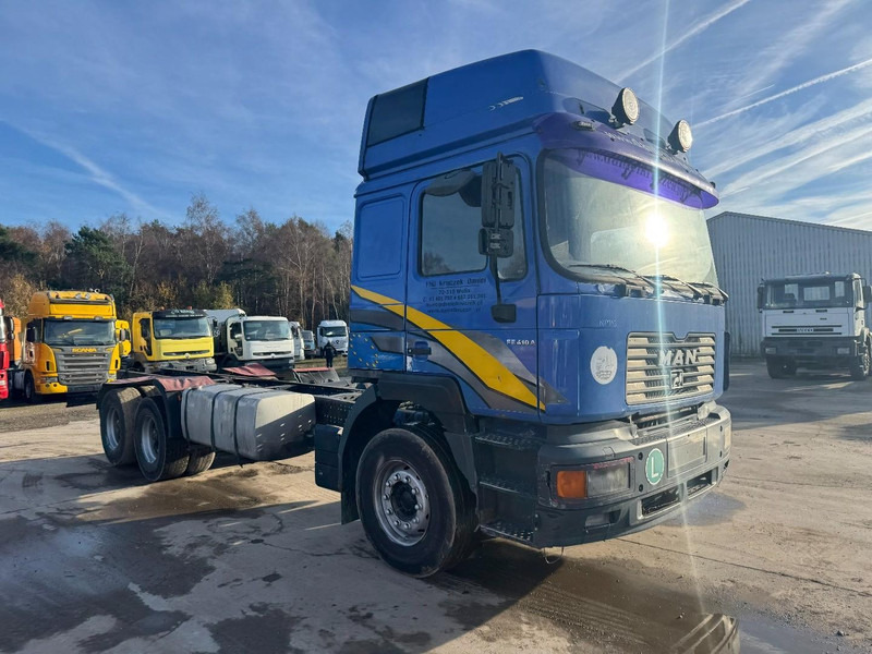 MAN 26.410 (BIG AXLE / 10 TIRES / 6X4 / 6 CYLINDER / MANUAL GEARBOX) - Camión chasis: foto 3 MAN 26.410 (BIG AXLE / 10 TIRES / 6X4 / 6 CYLINDER / MANUAL GEARBOX) - Camión chasis: foto 3