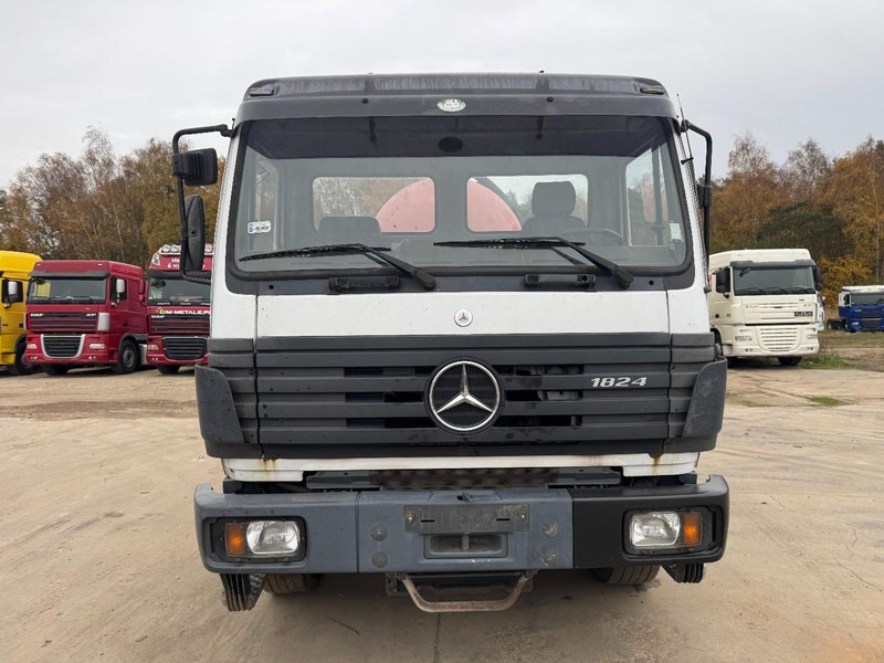 Mercedes-Benz SK 1824 (10.000 L / GRAND PONT / LAMES / V6 MOTEUR / PARFAIT ETAT) - Limpieza de alcantarillado: foto 2 Mercedes-Benz SK 1824 (10.000 L / GRAND PONT / LAMES / V6 MOTEUR / PARFAIT ETAT) - Limpieza de alcantarillado: foto 2