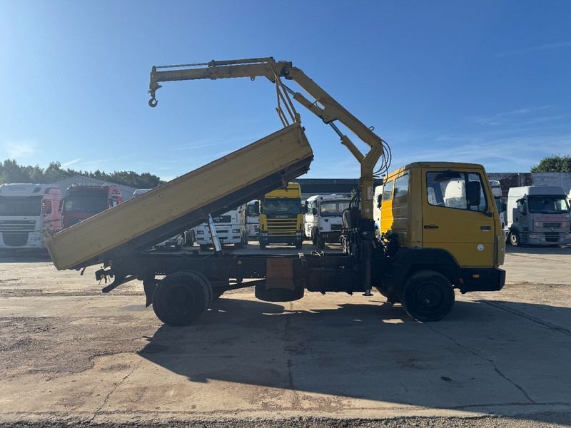 Mercedes-Benz SK 914 (STEEL SUSPENSION / HIAB CRANE / 6 CYLINDER WITH MANUAL PUMP / PERFECT GERMAN TRUCK !!!) - Camión volquete, Camión grúa: foto 4 Mercedes-Benz SK 914 (STEEL SUSPENSION / HIAB CRANE / 6 CYLINDER WITH MANUAL PUMP / PERFECT GERMAN TRUCK !!!) - Camión volquete, Camión grúa: foto 4