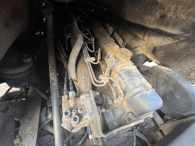 Camión volquete Renault Premium 260 (SUSPENISON LAMES / POMPE MANUELLE / BOITE MANUELLE / EURO 2): foto 16 Camión volquete Renault Premium 260 (SUSPENISON LAMES / POMPE MANUELLE / BOITE MANUELLE / EURO 2): foto 16