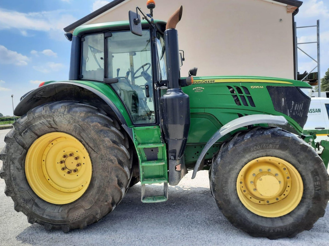 JOHN DEERE 6195 M - Tractor: foto 3 JOHN DEERE 6195 M - Tractor: foto 3