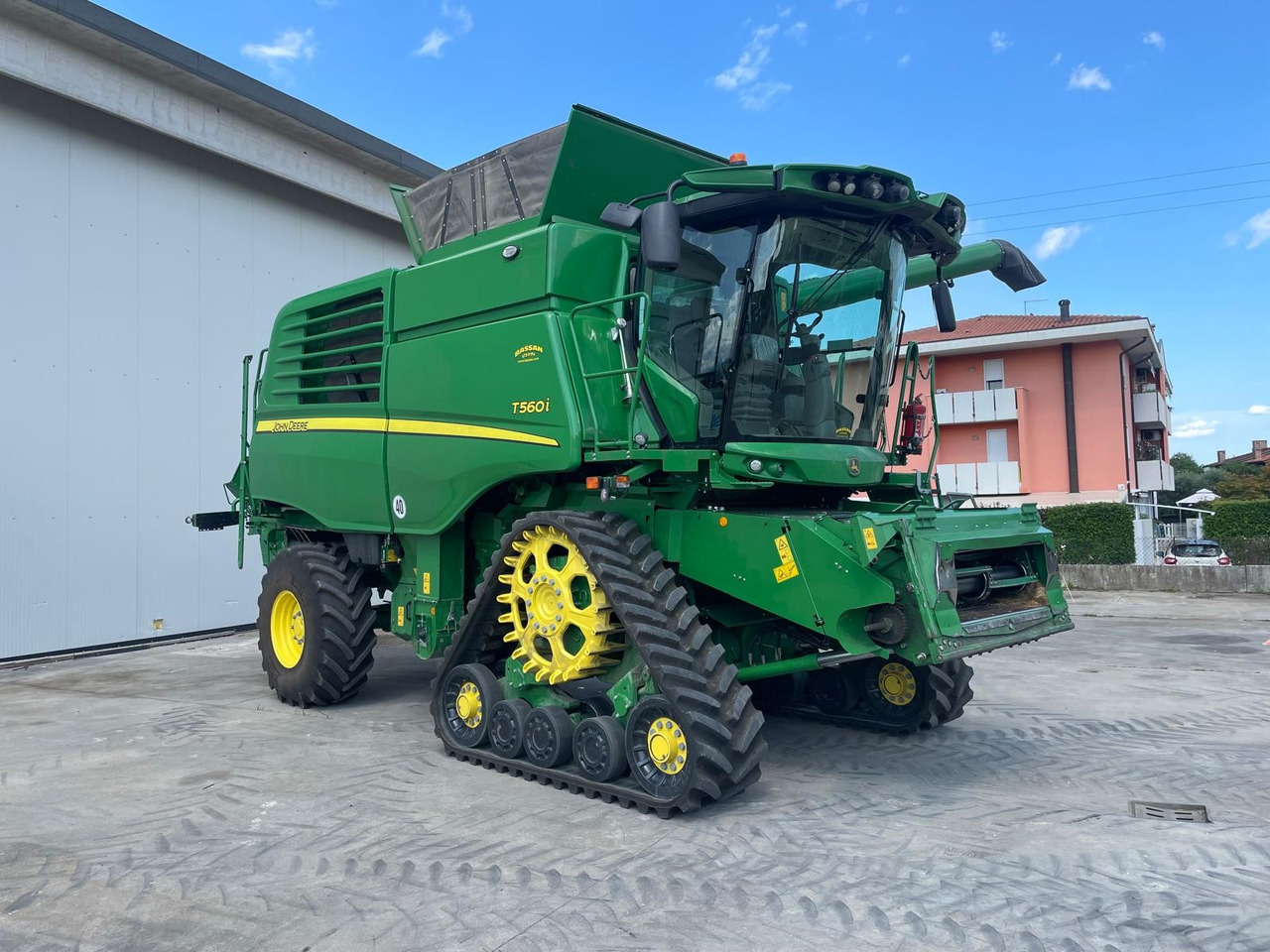 JOHN DEERE MIETITREBBIA T 560 - Cosechadora de granos: foto 3 JOHN DEERE MIETITREBBIA T 560 - Cosechadora de granos: foto 3