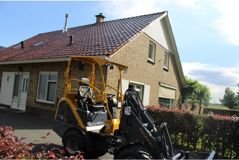 Eurotrac w11 M OOK W12S OP VOORRAAD - Minicargadora de cadenas: foto 1 Eurotrac w11 M OOK W12S OP VOORRAAD - Minicargadora de cadenas: foto 1