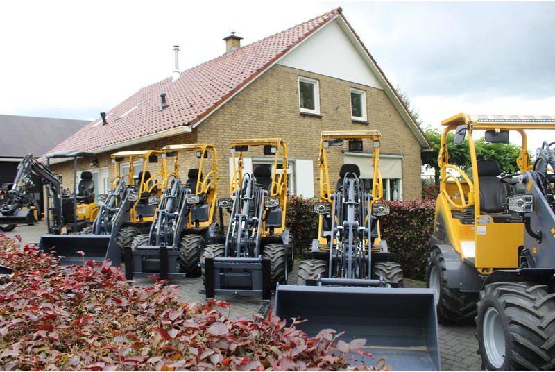 Eurotrac w11 M OOK W12S OP VOORRAAD - Minicargadora de cadenas: foto 3 Eurotrac w11 M OOK W12S OP VOORRAAD - Minicargadora de cadenas: foto 3