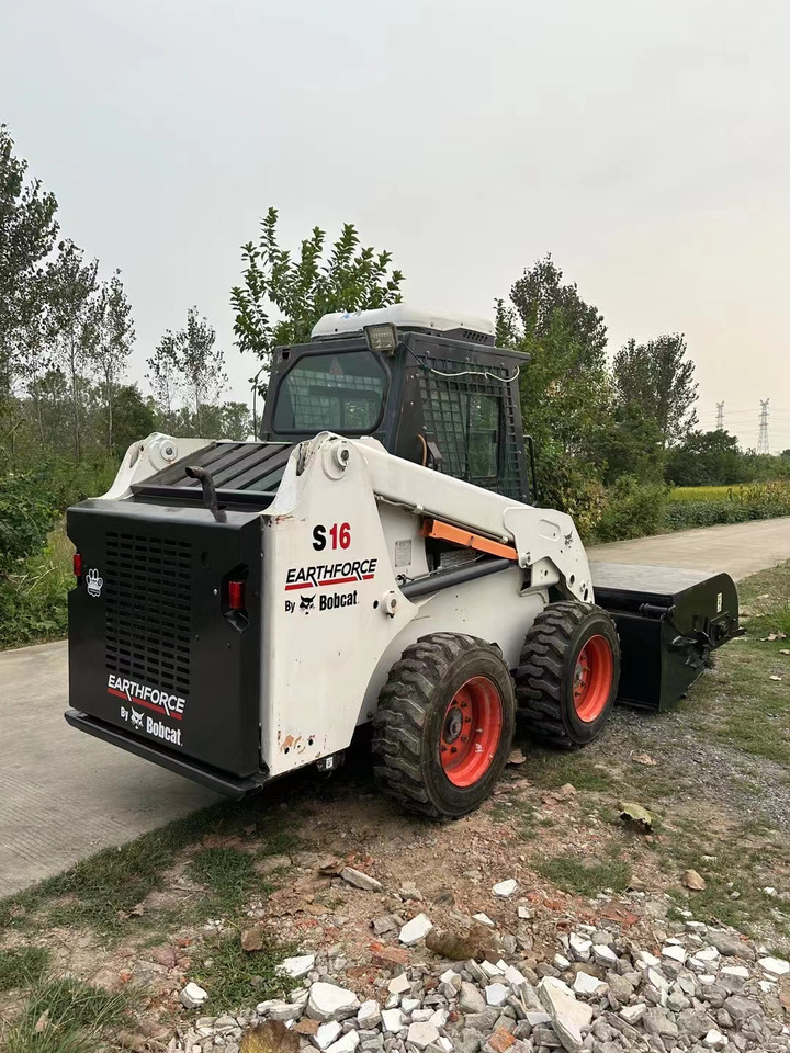 BOBCAT S16 - Minicargadora: foto 3 BOBCAT S16 - Minicargadora: foto 3
