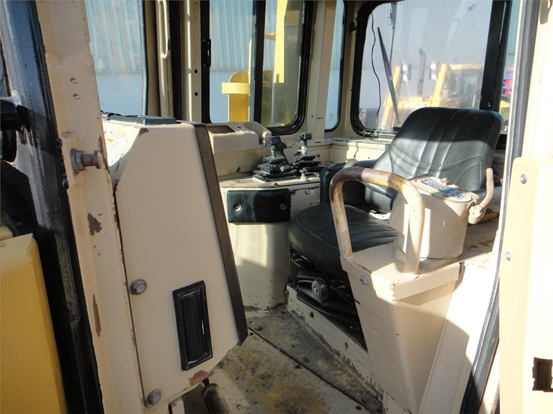 Bulldozer CATERPILLAR D8R [ Copy ] [ Copy ] [ Copy ] [ Copy ] [ Copy ] [ Copy ]: foto 25