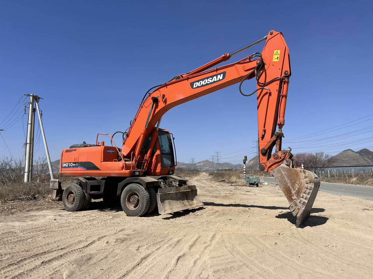 DOOSAN 210w - Excavadora de ruedas: foto 2 DOOSAN 210w - Excavadora de ruedas: foto 2