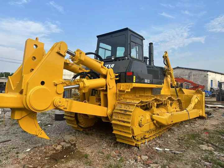 Perfect Condition Almost New Quality Used China Brand SHANTUI SD32 Dozer for Sale SD16 SD16 SD32 S Made in China - Bulldozer: foto 2 Perfect Condition Almost New Quality Used China Brand SHANTUI SD32 Dozer for Sale SD16 SD16 SD32 S Made in China - Bulldozer: foto 2