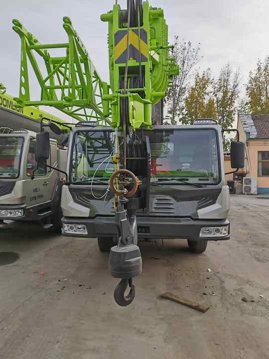 Second Hand ZOOMLION 25 Ton ZTC250V531 30 Ton ZTC300V532 70 Ton ZTC700H6 Hydraulmic Mobile Truck Crane on Sale - Autogrúa: foto 2 Second Hand ZOOMLION 25 Ton ZTC250V531 30 Ton ZTC300V532 70 Ton ZTC700H6 Hydraulmic Mobile Truck Crane on Sale - Autogrúa: foto 2