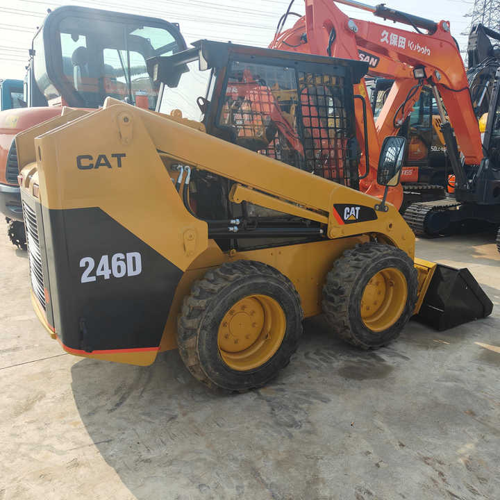 Used Front Loader Tractor CAT 246D Skid Steer Loader / Used Cat 226B 246C 246d Mini Skid Steer Loader in Stock - Minicargadora: foto 1 Used Front Loader Tractor CAT 246D Skid Steer Loader / Used Cat 226B 246C 246d Mini Skid Steer Loader in Stock - Minicargadora: foto 1