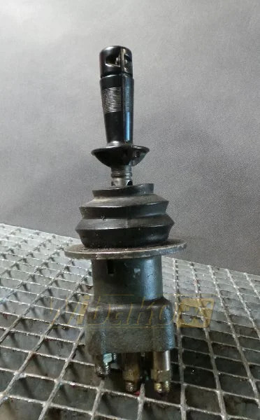 Case 1088 P4743324M - Válvula hidráulica para Maquinaria de construcción: foto 1 Case 1088 P4743324M - Válvula hidráulica para Maquinaria de construcción: foto 1