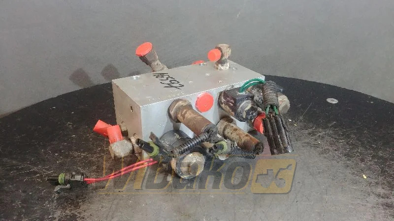 Case 198998A4 E-3 C-2 - Válvula hidráulica para Maquinaria de construcción: foto 1 Case 198998A4 E-3 C-2 - Válvula hidráulica para Maquinaria de construcción: foto 1