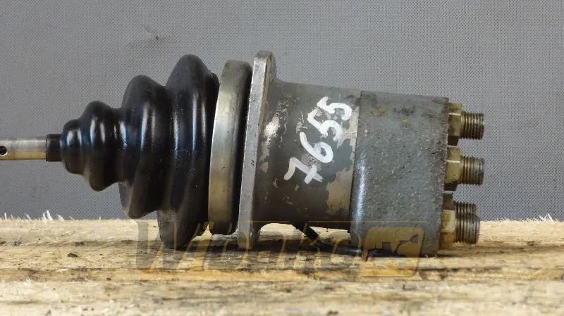 Rexroth 4TH6V52.14/5MS205 227213 00 - Válvula hidráulica para Maquinaria de construcción: foto 1 Rexroth 4TH6V52.14/5MS205 227213 00 - Válvula hidráulica para Maquinaria de construcción: foto 1